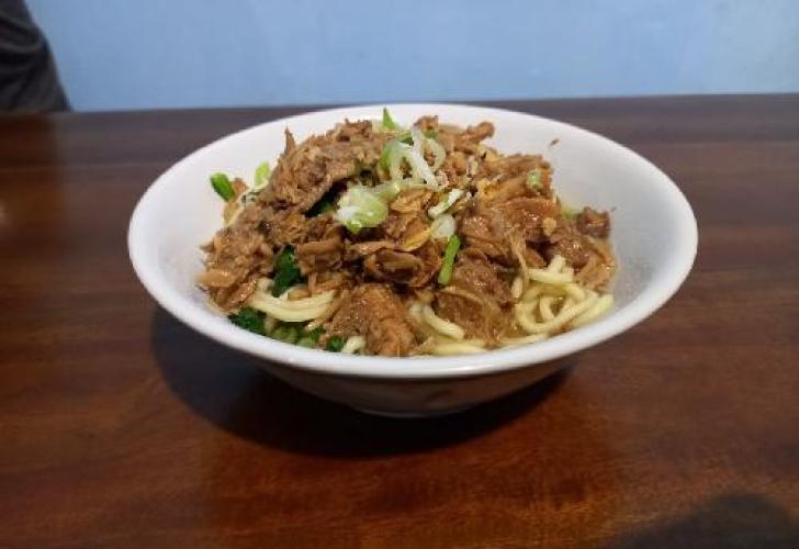 Bakso Urat Special: Rasa yang Menggugah Hati di Kawunganten
