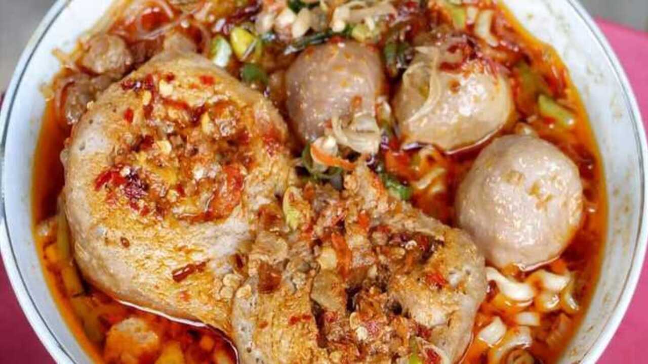 Rahasia Bakso Urat yang Menggugah Selera di Kawunganten